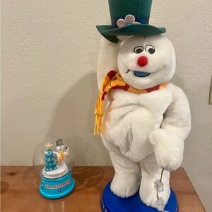 Frosty the Snowman Plush and snow globe